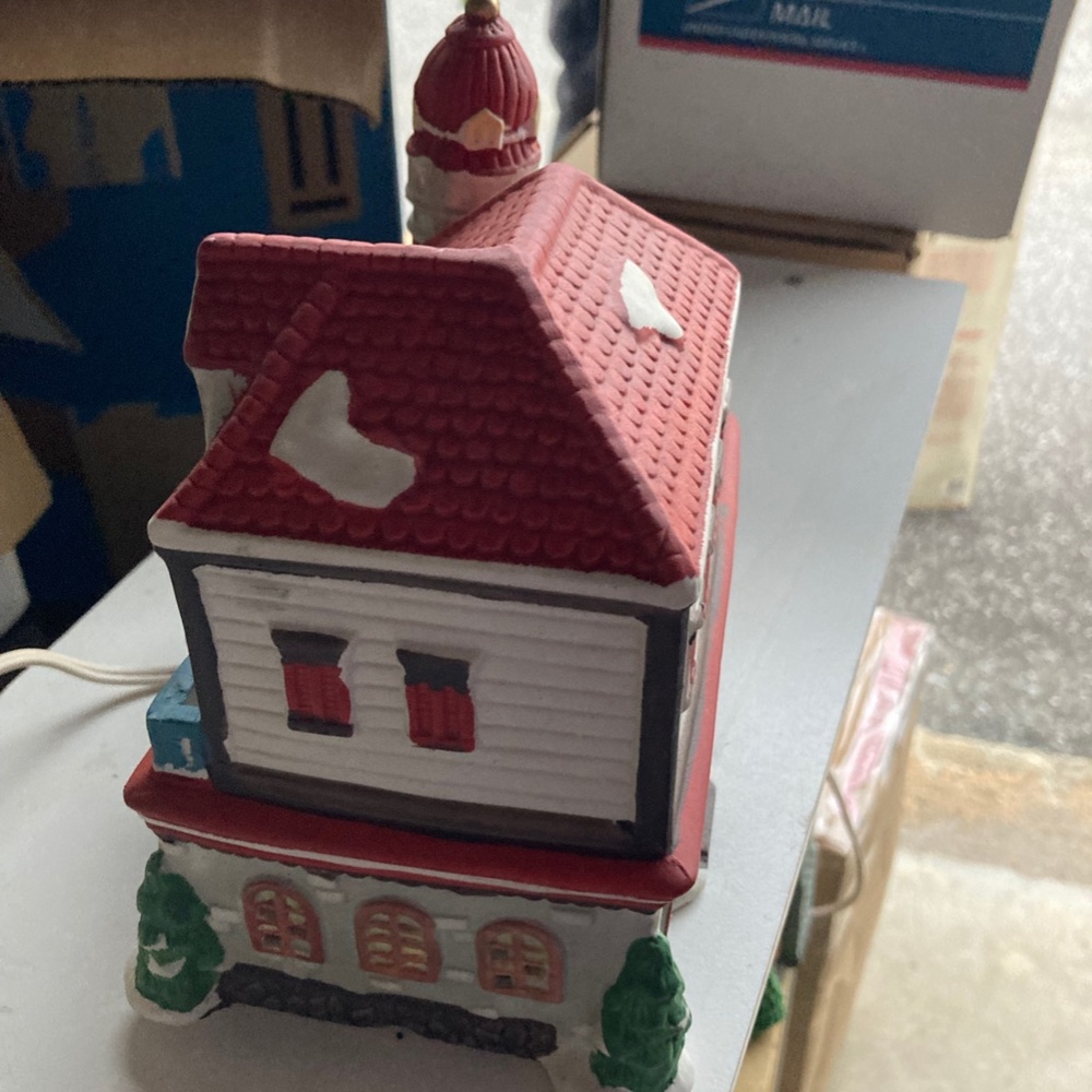 Porcelain Lighted House - Picture 3 of 5